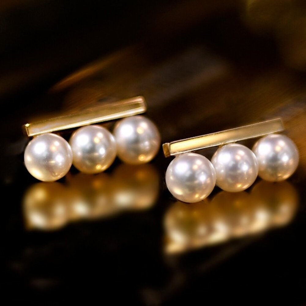 New 18K Yellow Gold Pearl Three Bead Balanced Stud Earrings